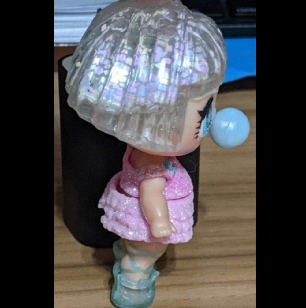 L.O.L. Surprise! Glitter Globe Winter Disco - Picture 2 of 9